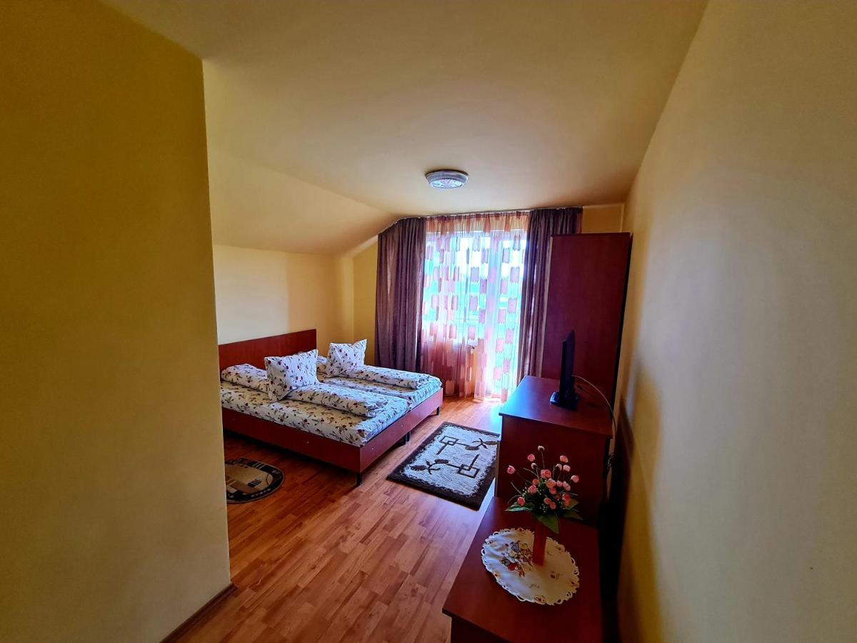 Pensiunea Sanziana Hotel Oradea Buitenkant foto