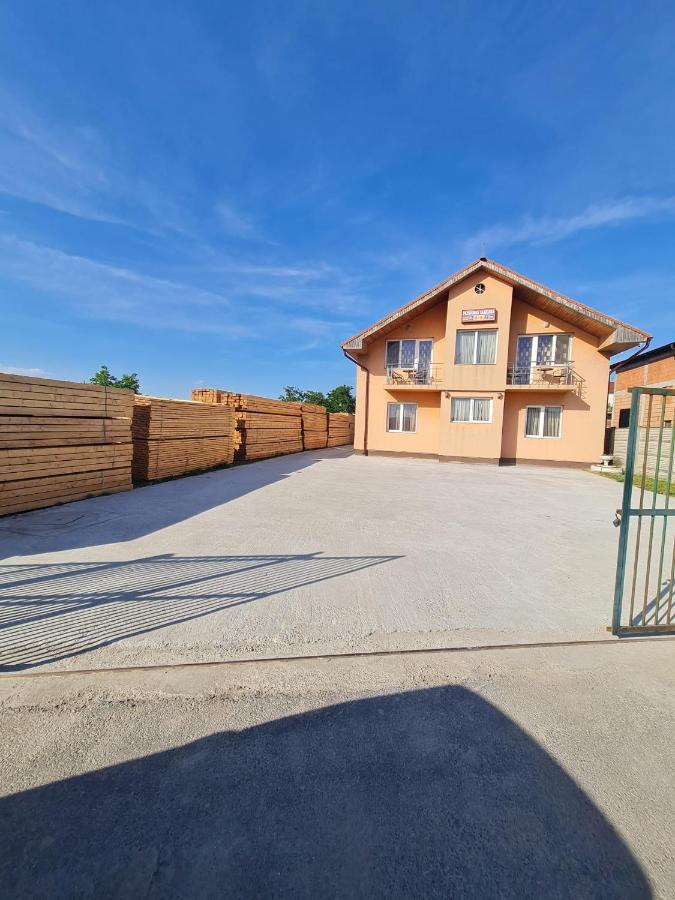 Pensiunea Sanziana Hotel Oradea Buitenkant foto