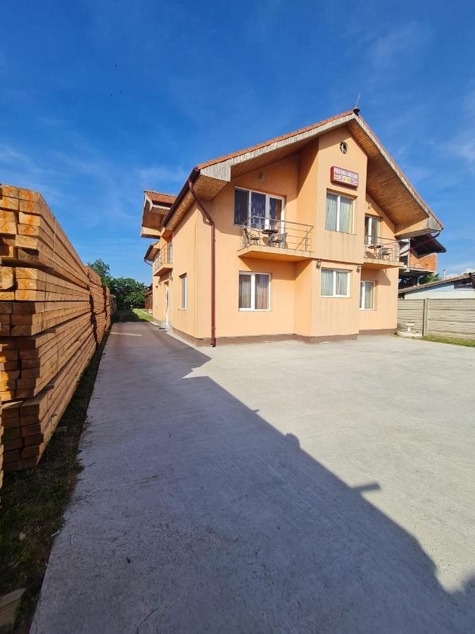 Pensiunea Sanziana Hotel Oradea Buitenkant foto